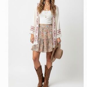 Knox Rose Cream Top with Blue Accents